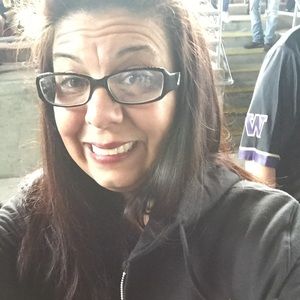 Meet your Posher, Holly